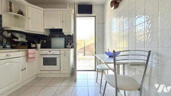 LE MUY - Villa individuelle avec piscine et espaces extérieurs agréables