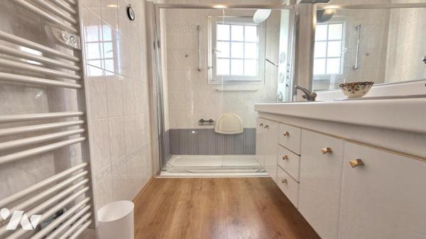 LE MUY - Villa individuelle avec piscine et espaces extérieurs agréables