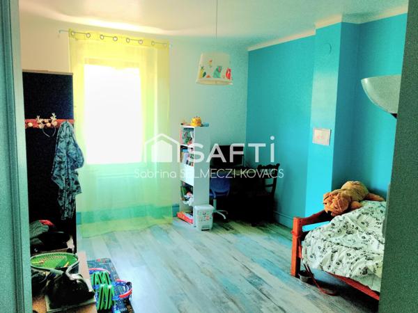 Maison de village en pierre, vue et potentiel