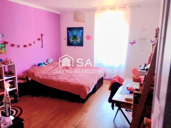 Maison de village en pierre, vue et potentiel