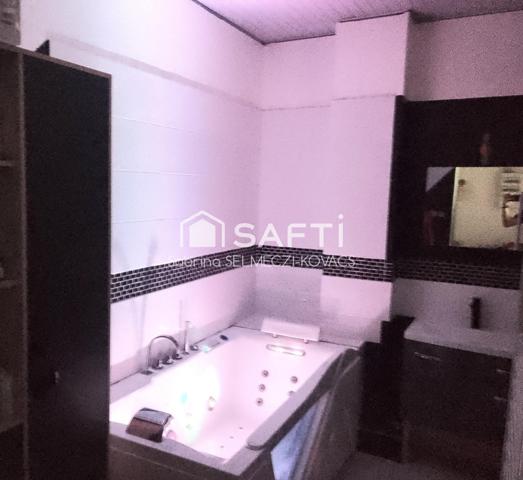 Maison de village en pierre, vue et potentiel