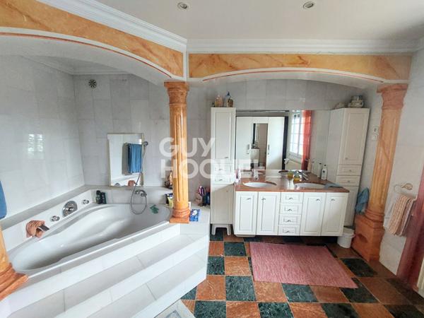 Pavillon individuel non mitoyen de 7 pièces