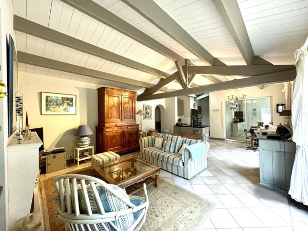 Villa avec piscine, plage à pieds – La Couarde sur Mer