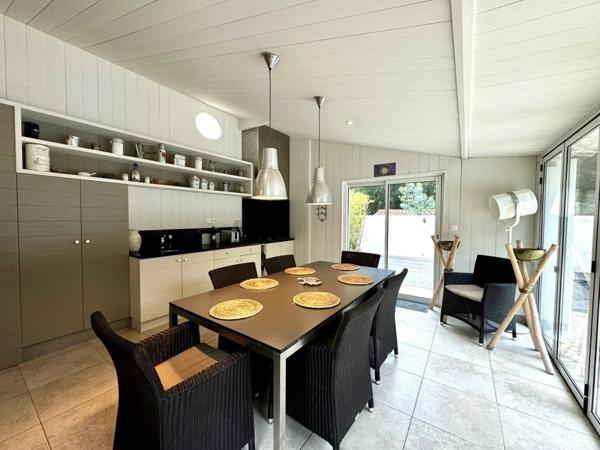 Villa avec piscine, plage à pieds – La Couarde sur Mer