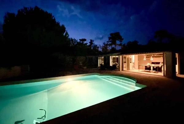 Villa avec piscine, plage à pieds – La Couarde sur Mer