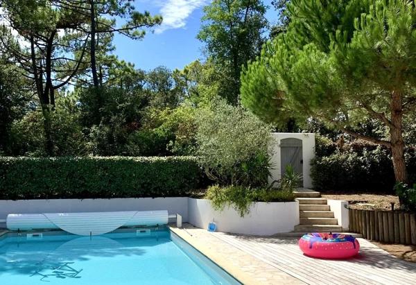 Villa avec piscine, plage à pieds – La Couarde sur Mer