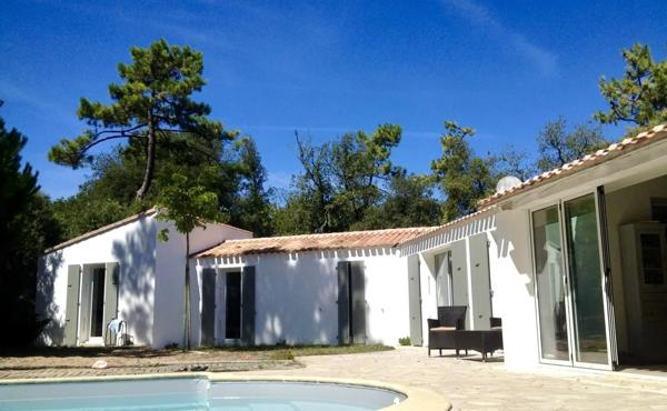 Villa avec piscine, plage à pieds – La Couarde sur Mer