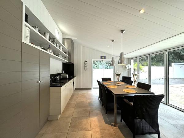 Villa avec piscine, plage à pieds – La Couarde sur Mer