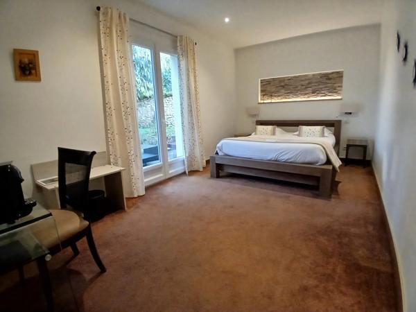 Magnifique hôtel entièrement opérationnel de 25 chambres avec piscine