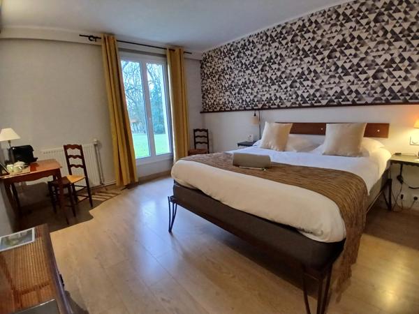 Magnifique hôtel entièrement opérationnel de 25 chambres avec piscine