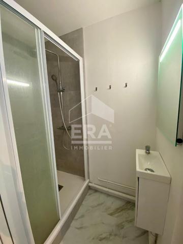 PAU - T5 totalement rénové avec 2 salle d'eau pour 95.12 m²