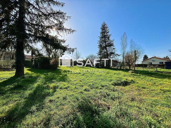 Terrain constructible, 540 m², hors lotissement