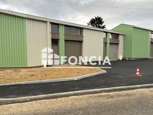 À vendre Local commercial 149 m² - Civrieux 01390