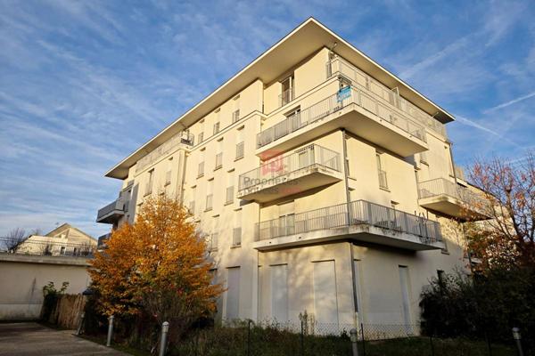 Sainte-Geneviève-des-Bois  4 pièces en rez-de-jardin avec jardin et terrasses de 120 m2