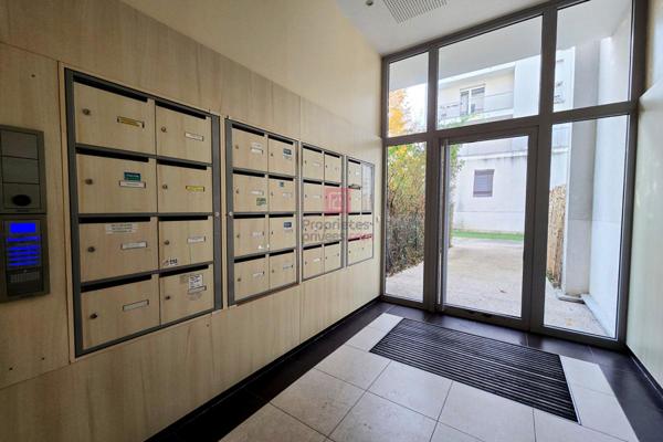 Sainte-Geneviève-des-Bois  4 pièces en rez-de-jardin avec jardin et terrasses de 120 m2