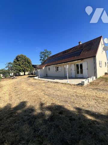 Maison de plain pied sur 2300 m² de terrain 