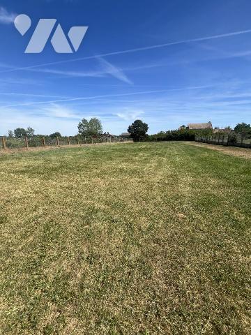 Maison de plain pied sur 2300 m² de terrain 