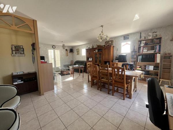 Maison de plain pied sur 2300 m² de terrain 