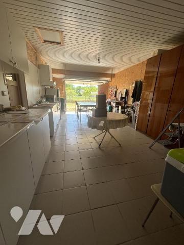 Maison de plain pied sur 2300 m² de terrain 