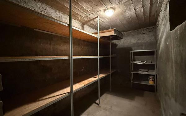 Immeuble à vendre    6 pièces •  Mende