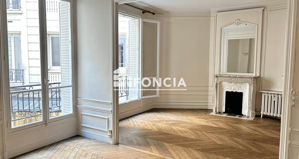 Location Appartement 2 pièces 66.66 m² - Paris 75017
