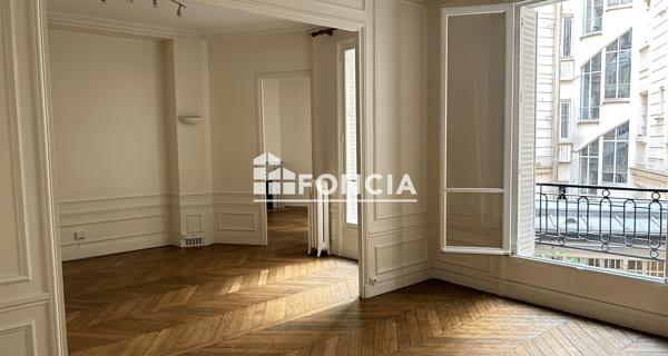 Location Appartement 2 pièces 66.66 m² - Paris 75017