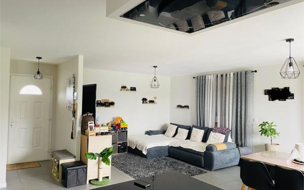 Maison à vendre    4 pièces •  Uzein