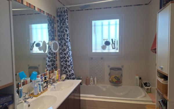 Maison à vendre    4 pièces •  Uzein