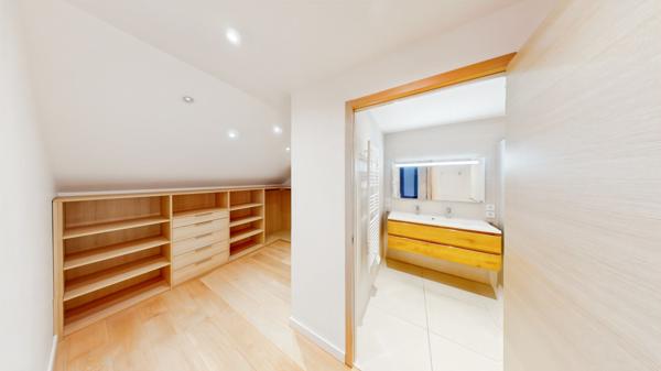 Appartement d'Exception 4 Pièces de 119 m² - Dernier Étage