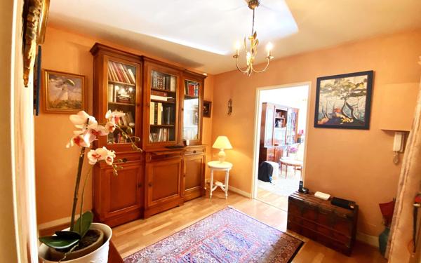Appartement à vendre    4 pièces • 79,02 m2 Versailles