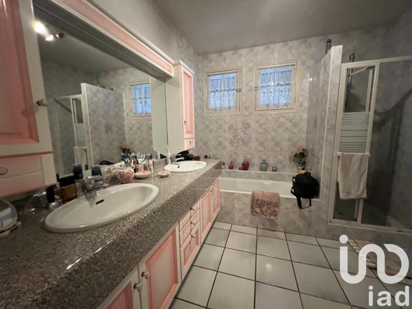 Maison 8 pièces de 183 m² à Castelculier (47240)