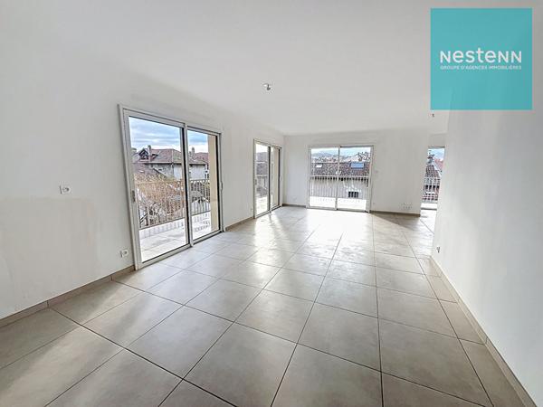 42600 - Appartement Dernier Etage - Etage privatisé - 126 m² - 3 chambres - garage et place de stationnement