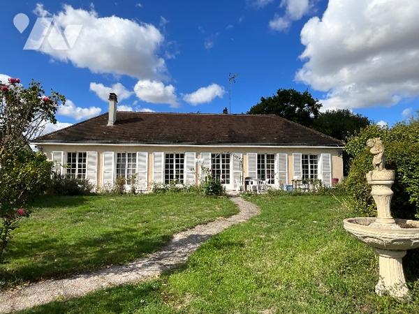 CHATEAU-RENAULT (37110) - Elégante maison familiale de 140m2