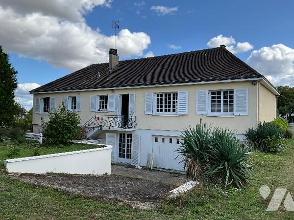 CHATEAU-RENAULT (37110) - Elégante maison familiale de 140m2