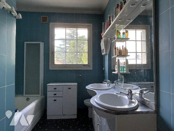 CHATEAU-RENAULT (37110) - Elégante maison familiale de 140m2