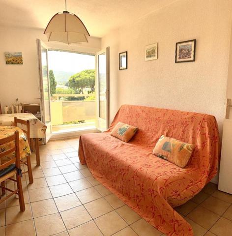 Appartement à vendre proche plage et commerces avec parking  à Bormes Les Mimosas La favière