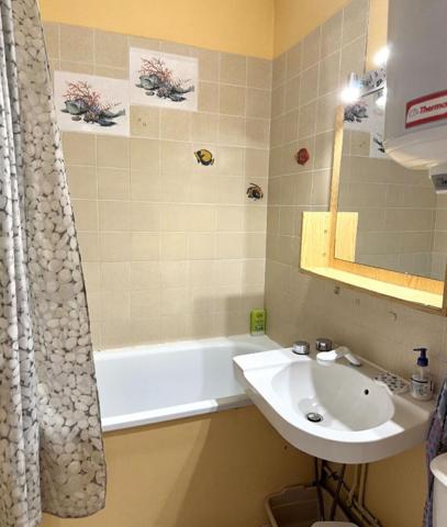 Appartement à vendre proche plage et commerces avec parking  à Bormes Les Mimosas La favière