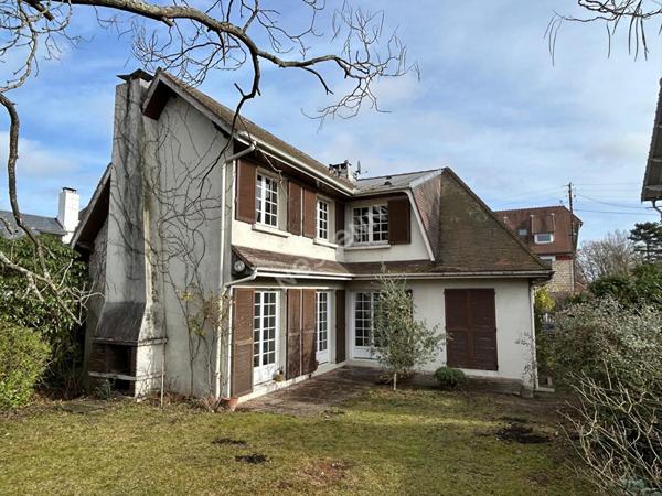 Maison familiale 8 pièces de 223 m² - Proche Gare de Pontoise