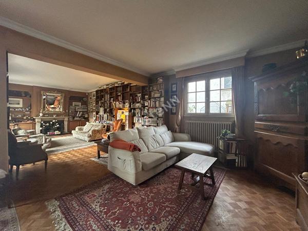 Maison familiale 8 pièces de 223 m² - Proche Gare de Pontoise