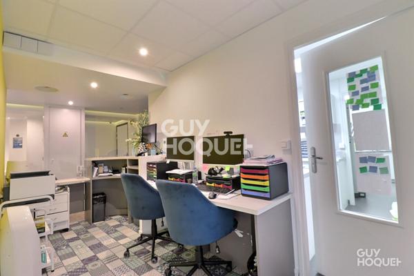 Local commercial Massy 100.94 m² avec 3 places de parking couvertes