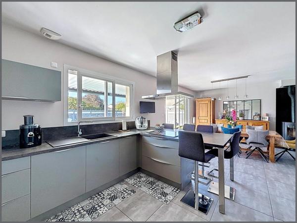 Belles prestations pour cette maison, proche commodités, 4 chambres