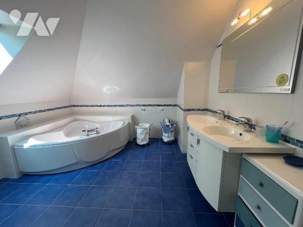 EXCLUSIVITE - A VENDRE - PORNICHET SAINTE MARGUERITE - TRES BELLE MAISON T7 de 2007
Idéalement...