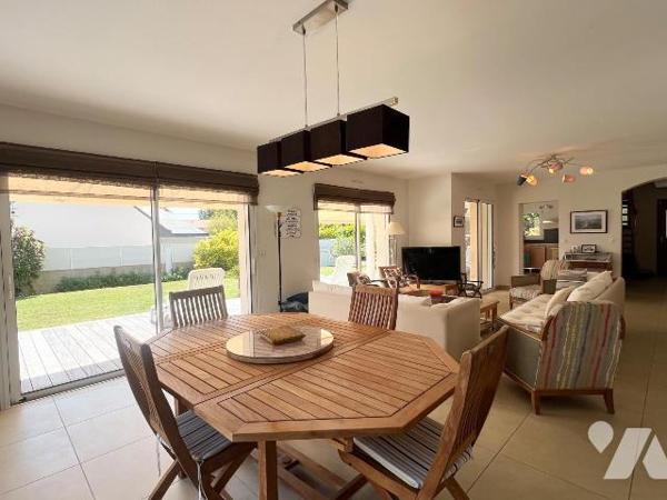 EXCLUSIVITE - A VENDRE - PORNICHET SAINTE MARGUERITE - TRES BELLE MAISON T7 de 2007
Idéalement...