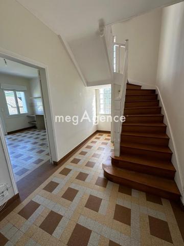 Maison à CHATELLERAULT, 86100 - 5 pièces 157m²