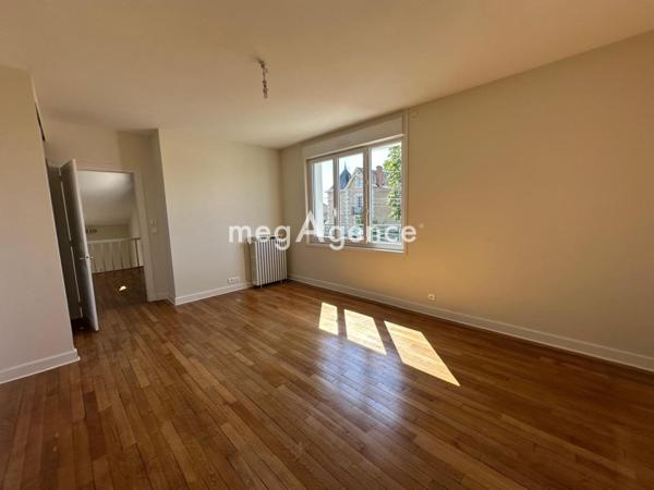 Maison à CHATELLERAULT, 86100 - 5 pièces 157m²