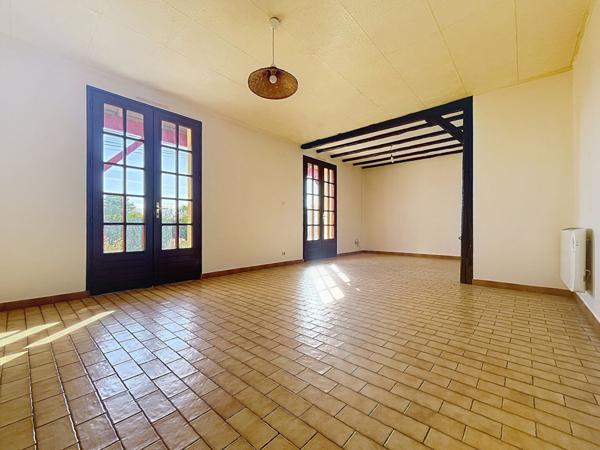 Maison à vendre à DOIX LES FONTAINES - 5 pièces, 4 chambres