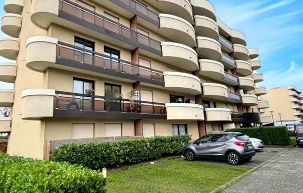 VENDU  Bel appartement d'environ 63 m2 avec grand balcon d'environ 12m2    Résidence sécurisée