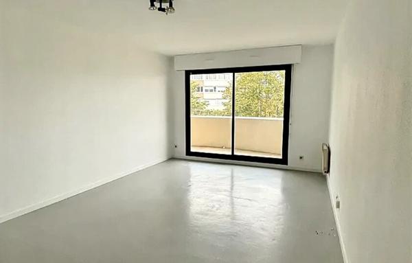 VENDU  Bel appartement d'environ 63 m2 avec grand balcon d'environ 12m2    Résidence sécurisée