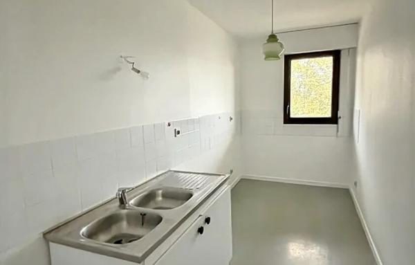 VENDU  Bel appartement d'environ 63 m2 avec grand balcon d'environ 12m2    Résidence sécurisée