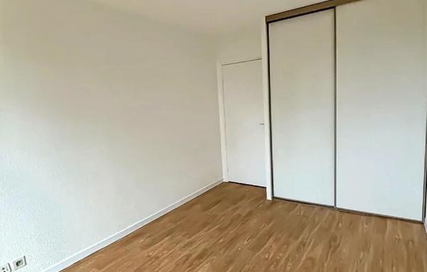 VENDU  Bel appartement d'environ 63 m2 avec grand balcon d'environ 12m2    Résidence sécurisée